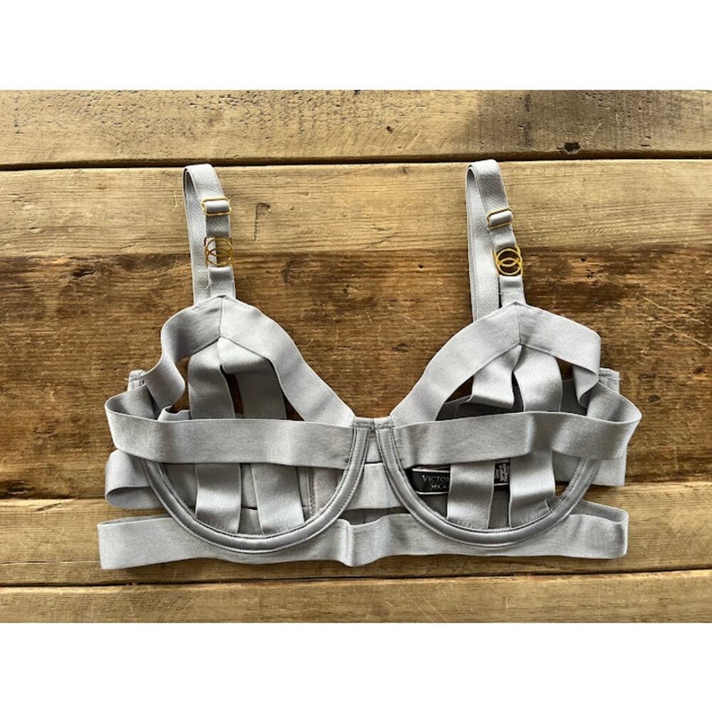 Victoria's Secret Sterling Silver 32D Very Sexy Strappy Open Cup Bra VS